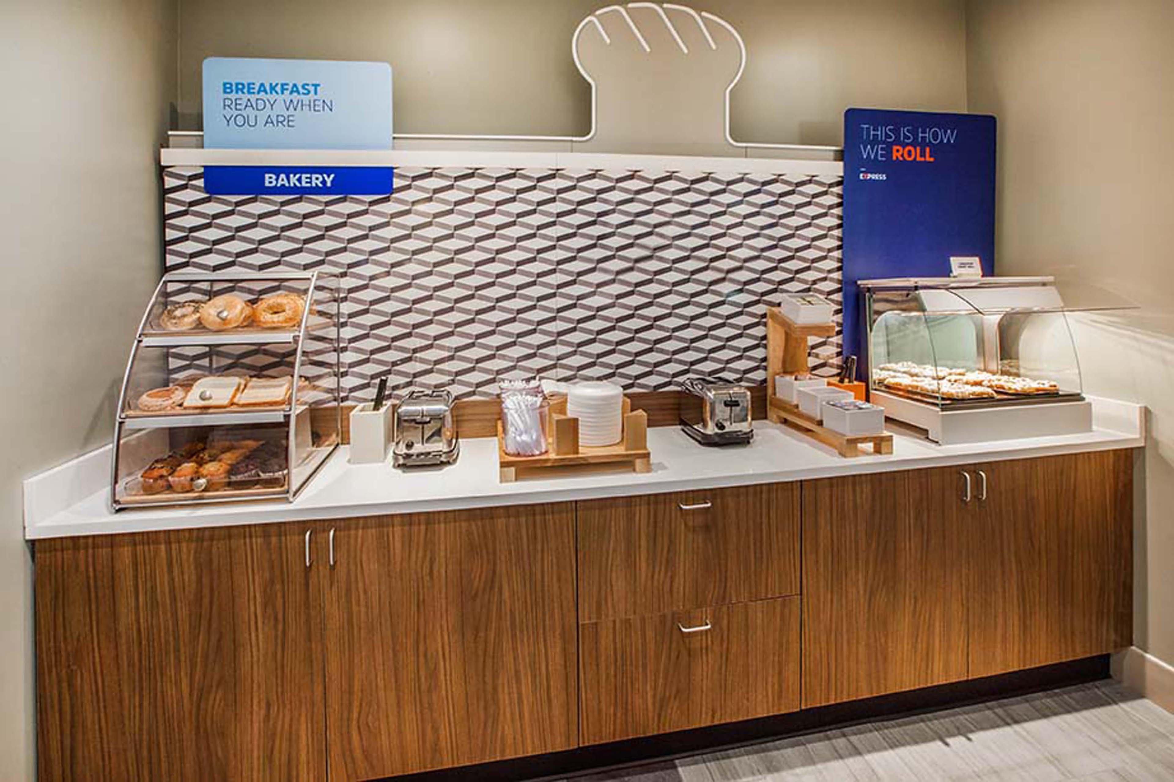 Holiday Inn Express Vancouver North By Ihg Dış mekan fotoğraf
