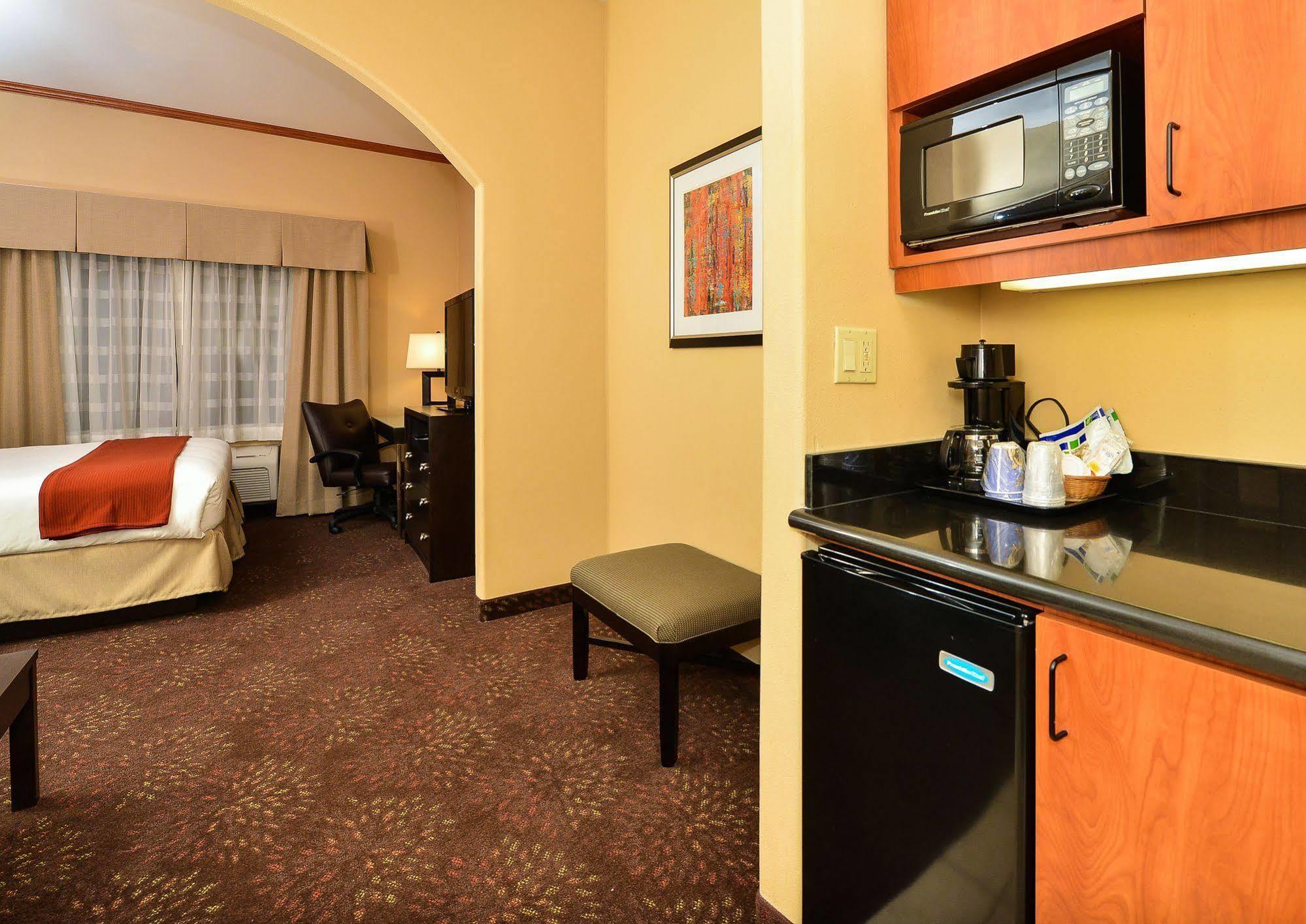 Holiday Inn Express Vancouver North By Ihg Dış mekan fotoğraf